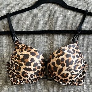 Victoria’s Secret Bombshell Plunge Push Up Bra 32B